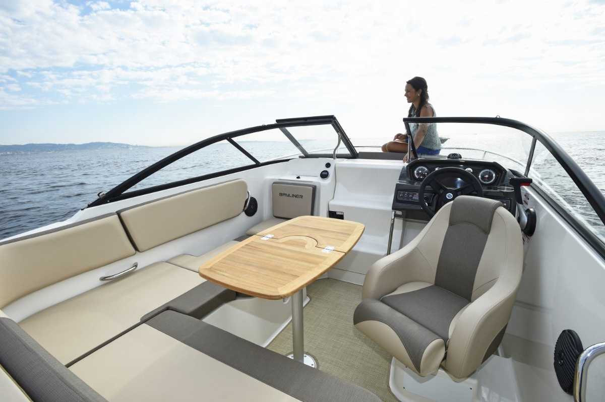 Bayliner Vr5 Cuddy