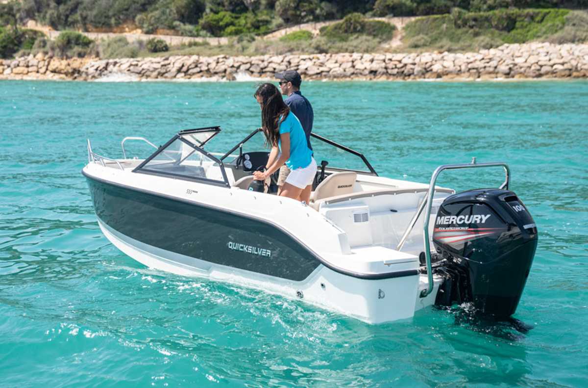 Quicksilver Activ 555 Bowrider