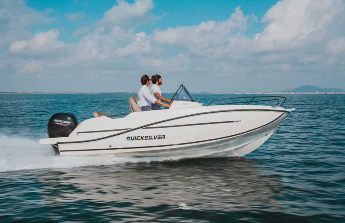 Quicksilver Activ 605 Open