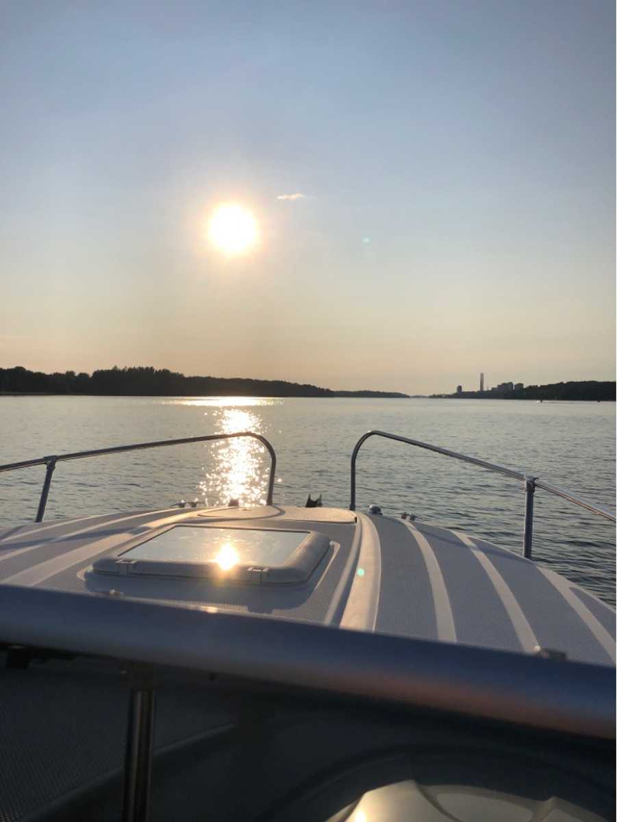 Bayliner Discovery 192