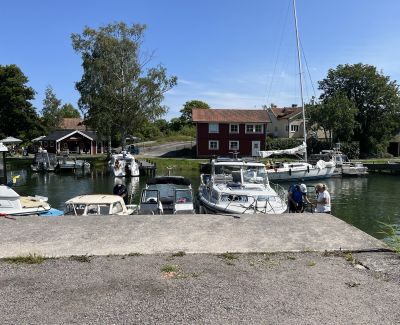 Kyrkviken, Berg