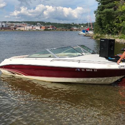 Sea Ray 190 Closed Bow