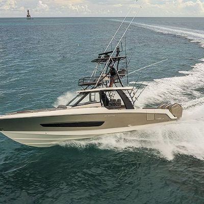 Boston Whaler 420 Outrage