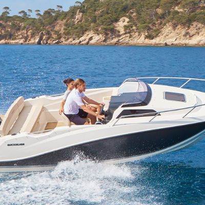 Quicksilver Activ 555 Cabin