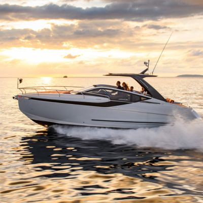 Fairline F//Line 33
