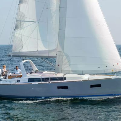 Beneteau Oceanis 38