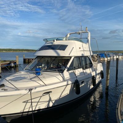 Bayliner 3587
