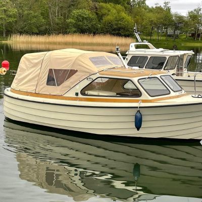 Crescent 610 Corona