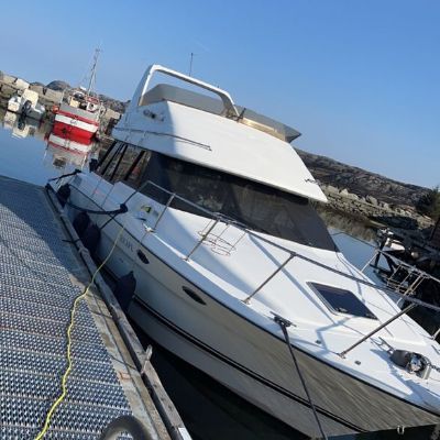 Bayliner 3058 Command Bridge