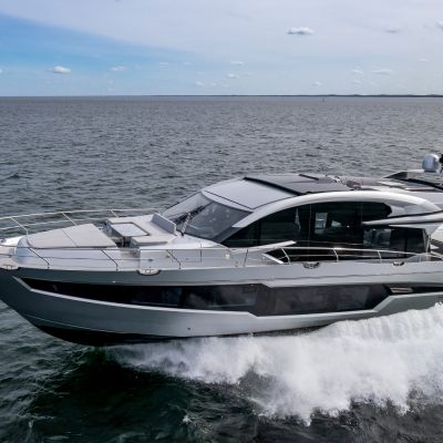 Galeon 700 Skydeck